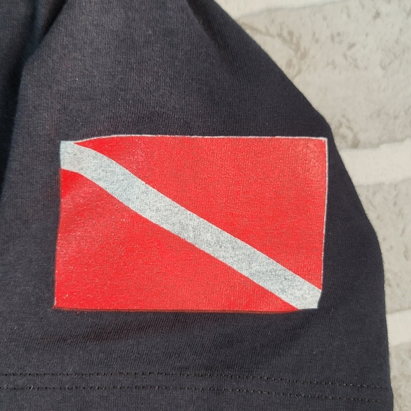 Jolly Roger Pirate Roatán T-Shirt Sun Faded Women's Shirt Size S - Picture 8 of 13